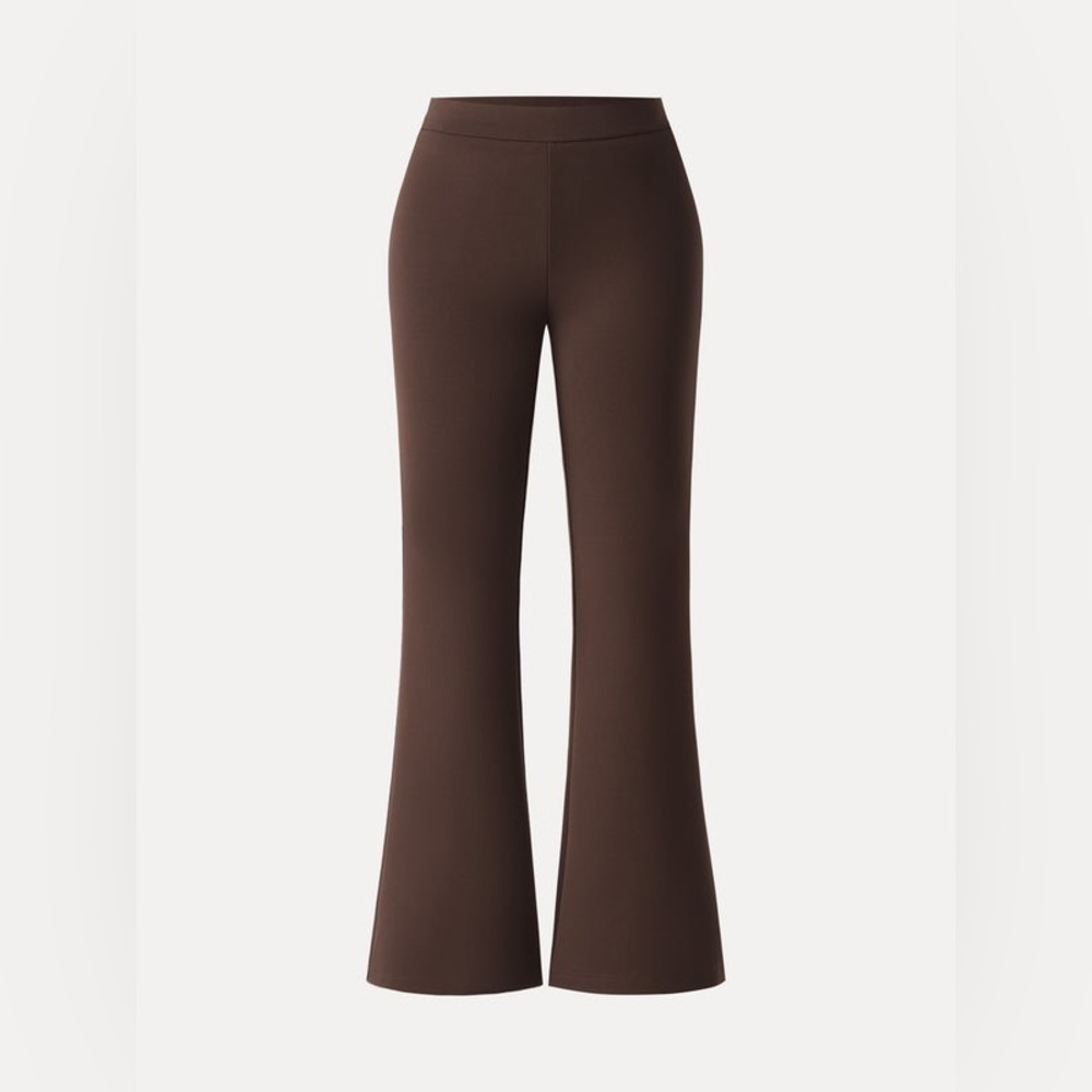 Ponte-De-Roma
Slimming Ponte High Rise Pull-on Flared Pants PETITE MED Retail$49